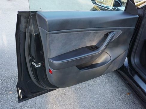 Used 2020 Tesla Model 3 Long Range image 15