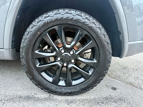 Used 2020 Jeep Grand Cherokee Altitude image 9