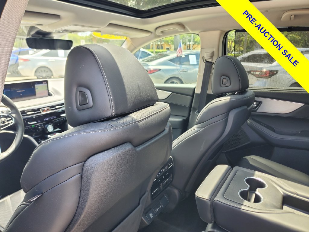 Used 2024 Acura MDX w/ Technology Package FWD image 11