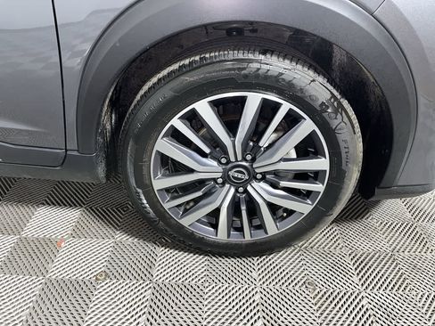 Used 2024 Nissan Kicks SR image 10