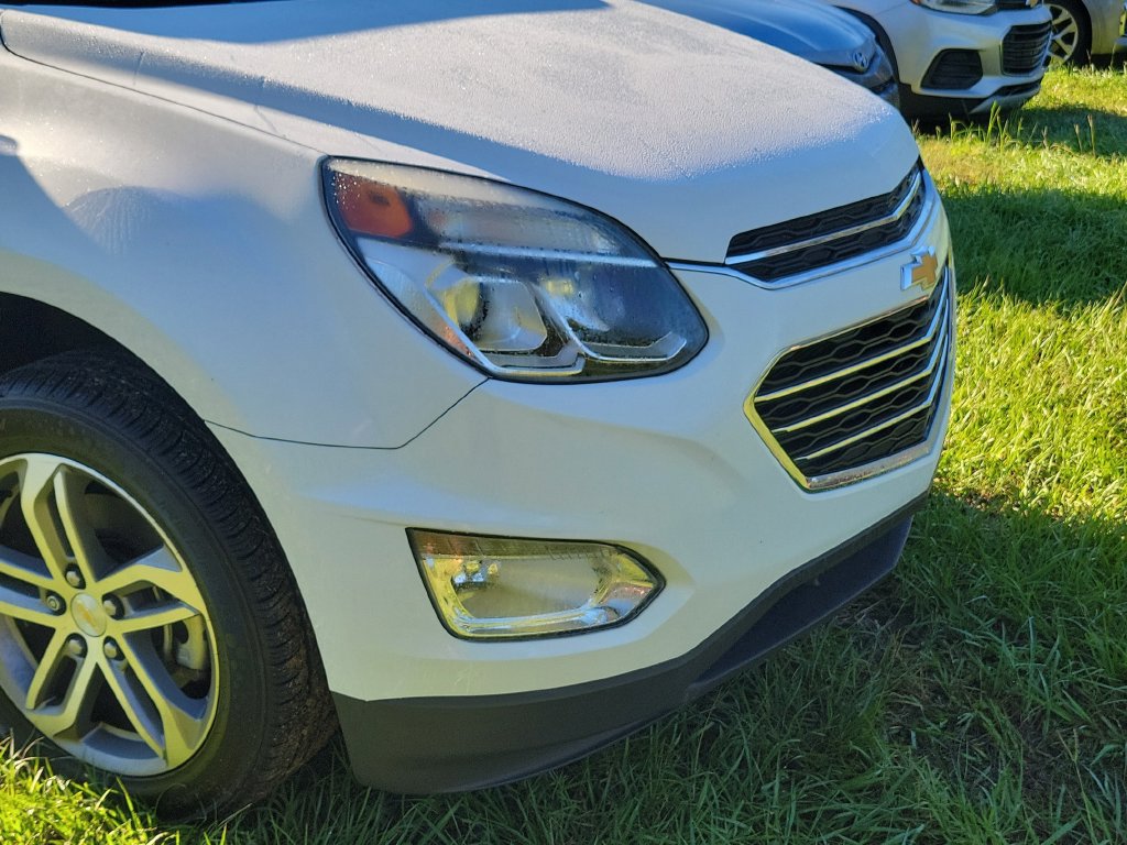 Used 2017 Chevrolet Equinox Premier w/ Enhanced Convenience Package AWD/4WD image 10