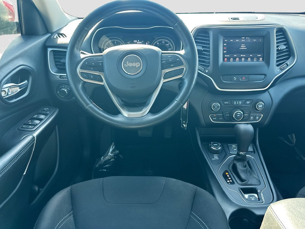 Used 2020 Jeep Cherokee Latitude w/ Cold Weather Group AWD/4WD image 21