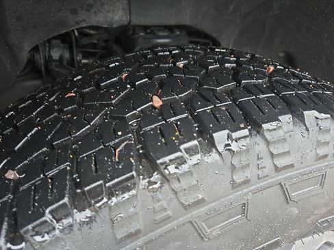 Used 2024 Chevrolet Silverado 2500 Custom w/ Custom Convenience Package image 11