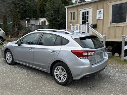 Used 2017 Subaru Impreza 2.0i Premium image 4