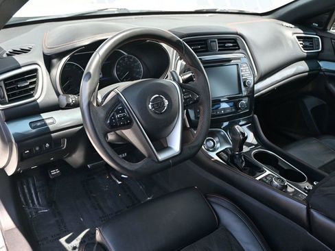 Used 2019 Nissan Maxima SR w/ Illumination Package image 7