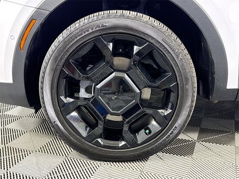 Used 2025 Kia Sorento SX image 33