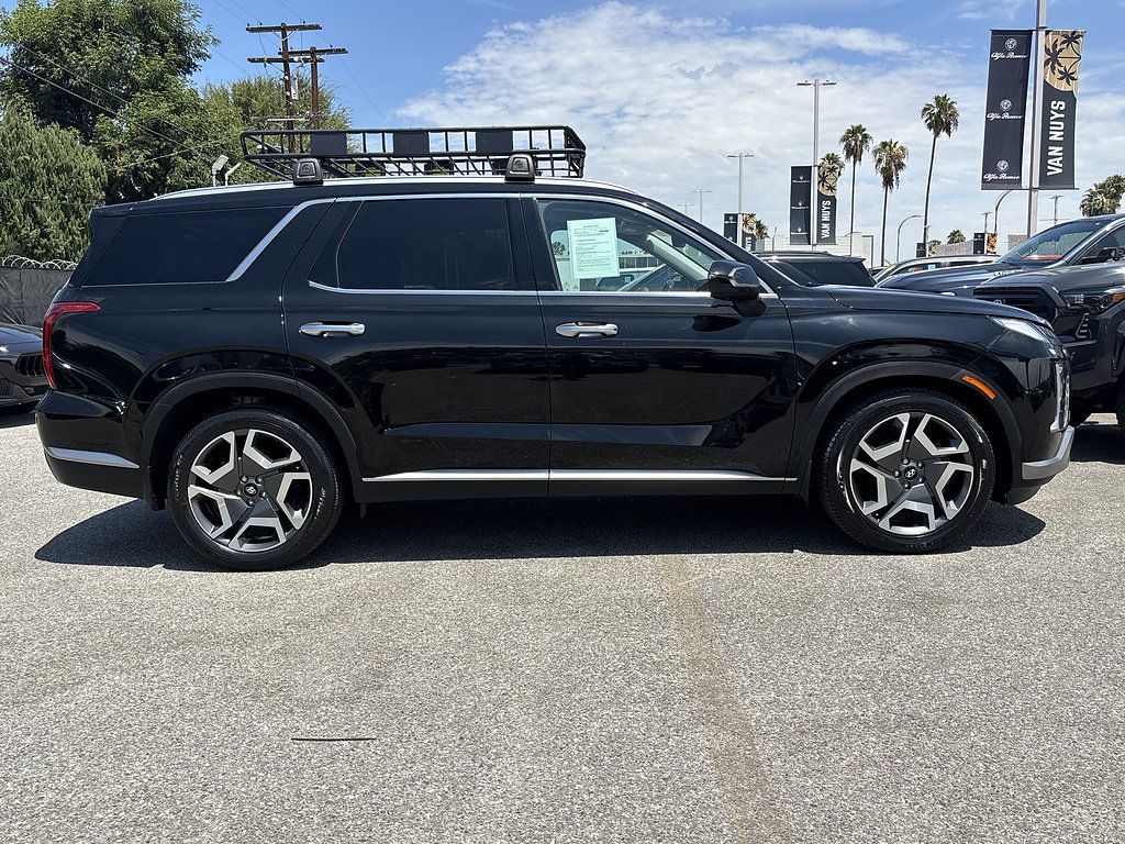 Used 2024 Hyundai Palisade SEL w/ Premium Package FWD image 2
