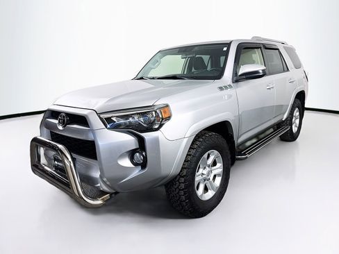 Used 2017 Toyota 4Runner SR5 image 3