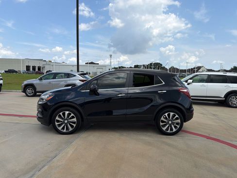 Used 2022 Buick Encore Preferred w/ Safety Package FWD image 2