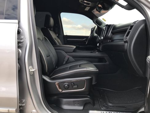 Used 2024 RAM 1500 Limited image 11