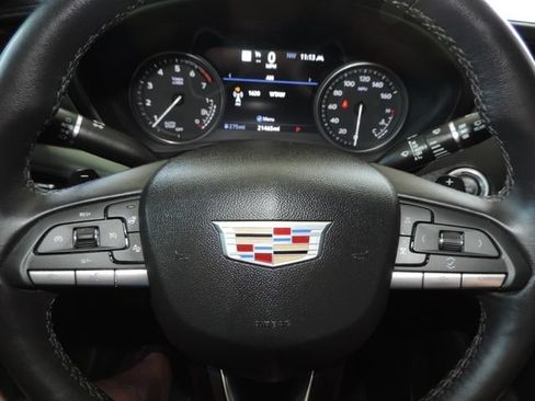 Used 2022 Cadillac XT4 Premium Luxury w/ Technology Package FWD image 32