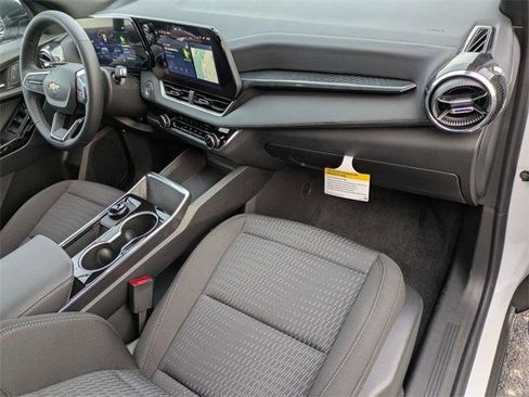 New 2026 Chevrolet Equinox LT w/ Safety and Technology Package image 30