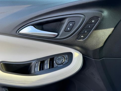 Used 2025 Buick Encore GX Avenir w/ Avenir Technology Package image 25