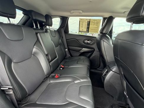 Used 2020 Jeep Cherokee Limited AWD/4WD image 14
