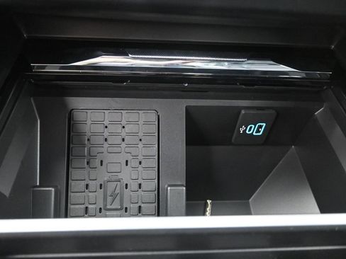 New 2026 Ford F250 Lariat w/ Black Appearance Package image 30