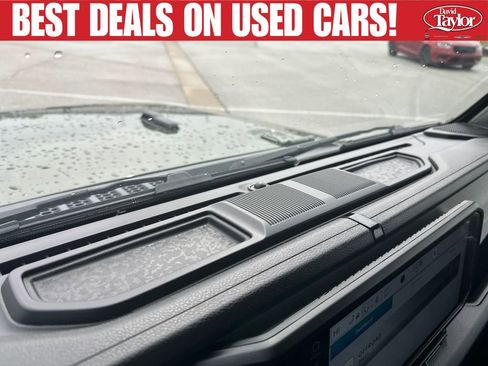 Used 2024 Jeep Gladiator Sport AWD/4WD image 12