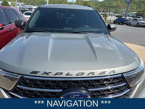 Used 2020 Ford Explorer XLT w/ Comfort Package image 3