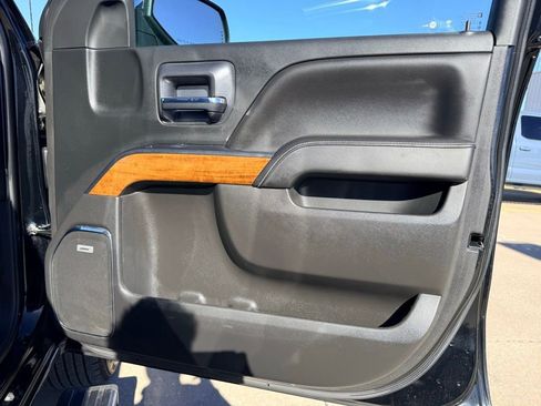 Used 2018 Chevrolet Silverado 1500 High Country image 11