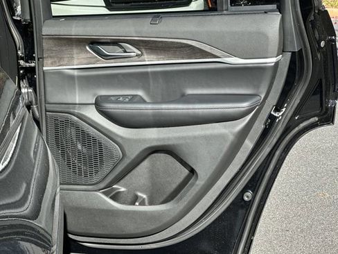 New 2025 Jeep Grand Cherokee Limited w/ Luxury Tech Group II image 11