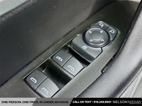 Used 2020 Chevrolet Blazer LT image 17