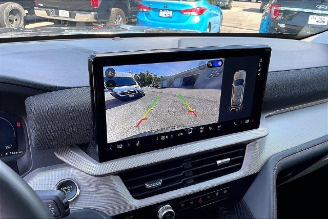 Used 2025 Ford Explorer Active RWD image 22