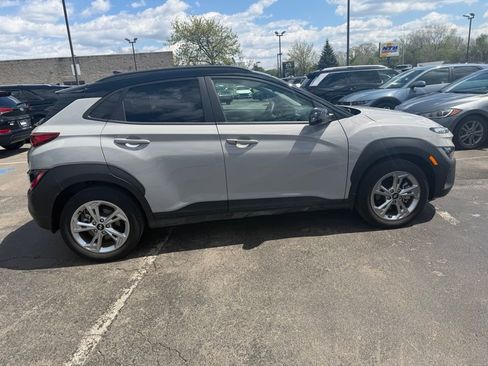 Used 2023 Hyundai Kona SEL image 3