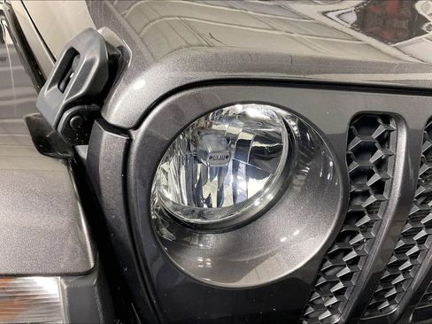 Used 2023 Jeep Gladiator Sport AWD/4WD image 39