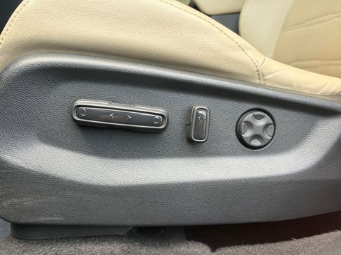 Used 2017 Honda CR-V Touring image 14