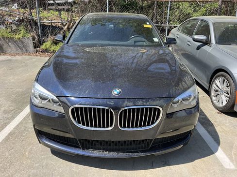 Used 2015 BMW 740i image 2