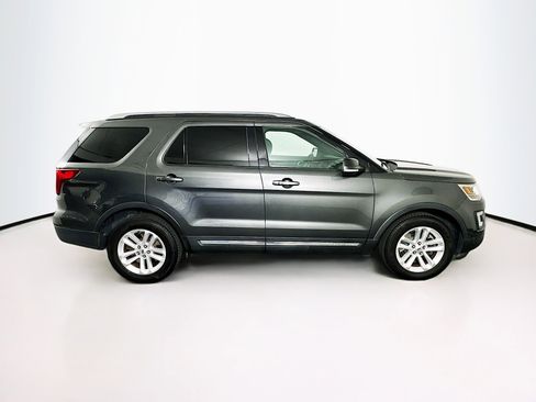 Used 2017 Ford Explorer XLT w/ Equipment Group 201A image 10