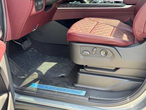 New 2026 Cadillac Escalade ESV Luxury w/ Touring Package image 20