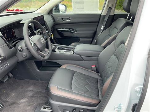 New 2026 Nissan Pathfinder Platinum w/ Cargo Package FWD image 24