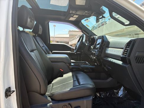 Used 2022 Ford F250 Lariat w/ Black Appearance Package AWD/4WD image 33