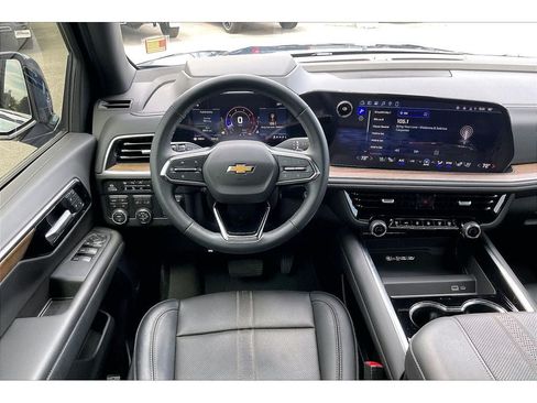 Used 2026 Chevrolet Tahoe High Country AWD/4WD image 5