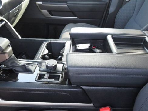 Used 2022 Toyota Tundra SR5 image 17