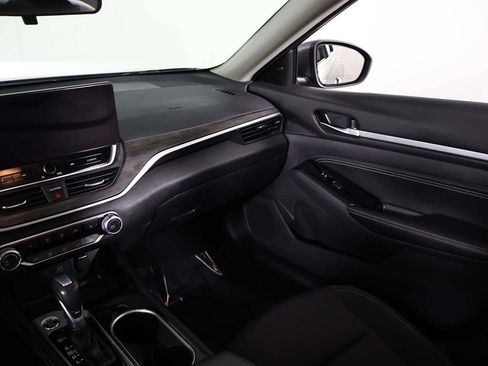 Used 2023 Nissan Altima 2.5 SV w/ SV Premium Package FWD image 36