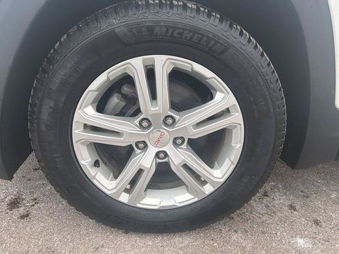 Used 2019 GMC Terrain SLE w/ Driver Convenience Package image 9