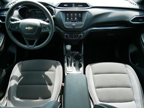 Used 2022 Chevrolet TrailBlazer LT FWD image 10