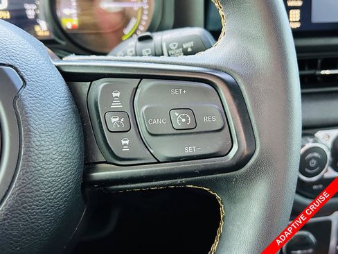 Used 2024 Jeep Wrangler Unlimited AWD/4WD image 9