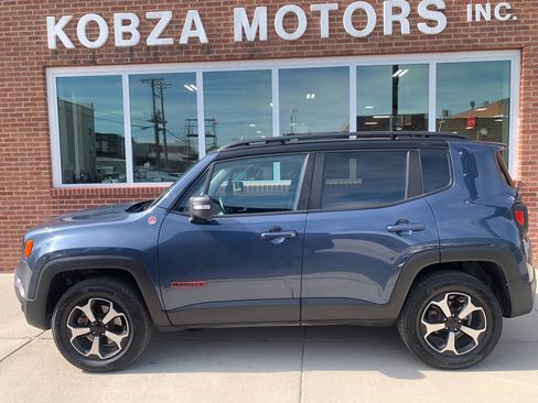 Used 2020 Jeep Renegade Trailhawk w/ Popular Equipment Group AWD/4WD image 3