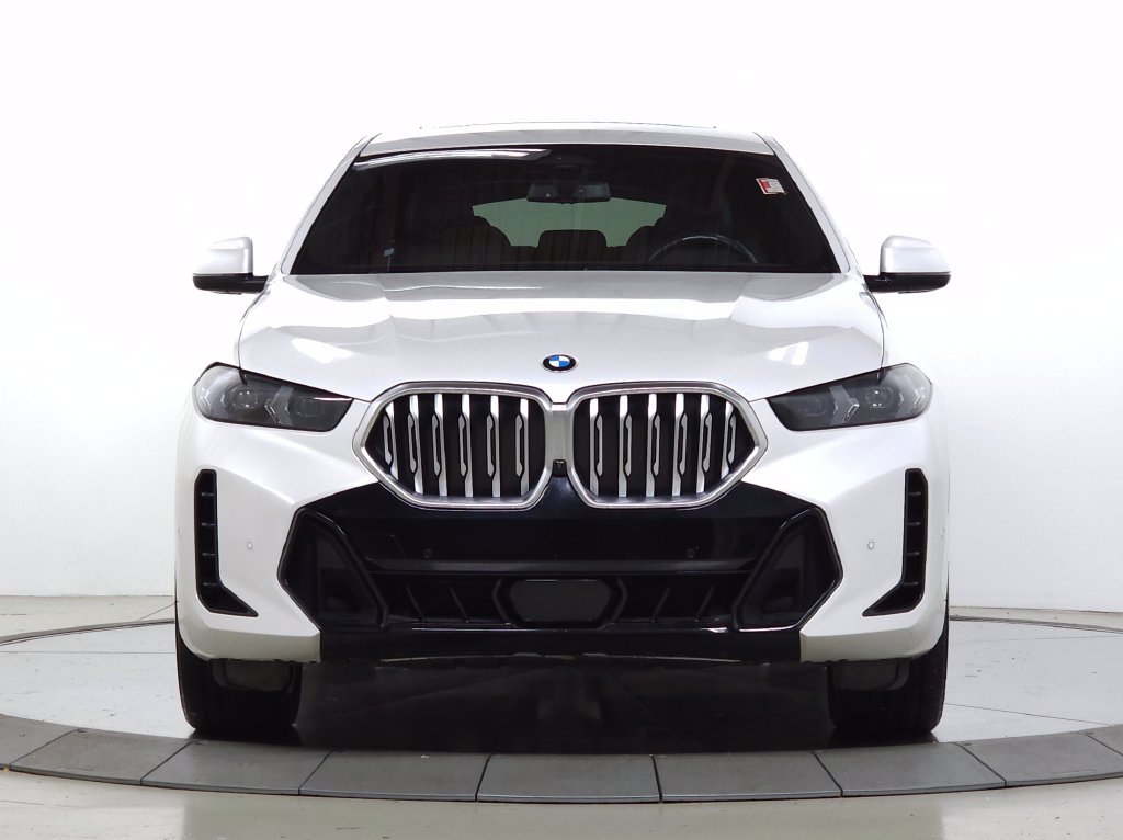 Used 2024 BMW X6 xDrive40i w/ Parking Assistance Package AWD/4WD image 11