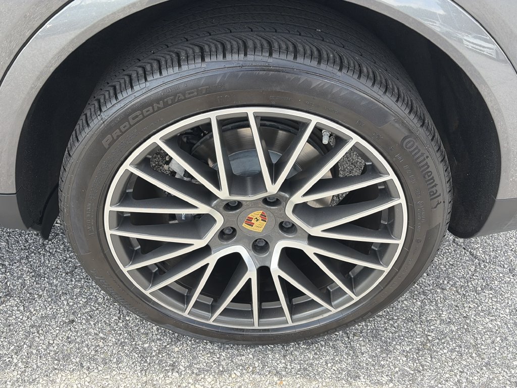 Used 2020 Porsche Cayenne AWD/4WD image 30