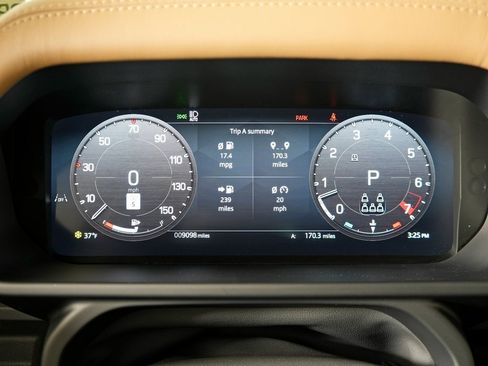 Used 2025 Land Rover Defender 130 X-Dynamic SE image 22