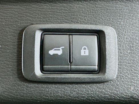 Used 2024 Mitsubishi Outlander SE image 32