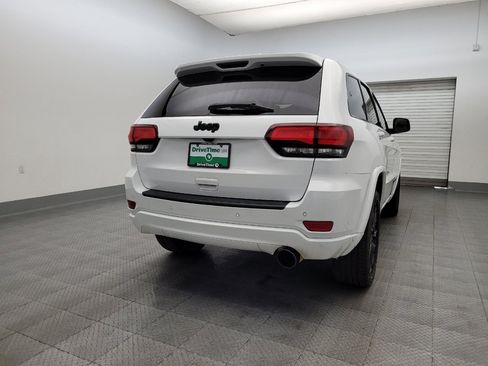 Used 2018 Jeep Grand Cherokee Altitude image 7