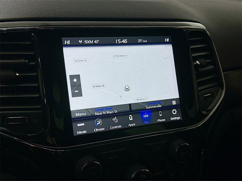 Used 2020 Jeep Grand Cherokee Altitude image 26