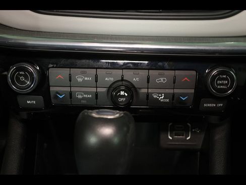 Certified 2022 Jeep Compass Limited w/ Sun and Sound Group AWD/4WD image 29