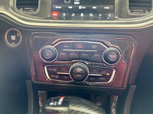 Used 2018 Dodge Charger R/T Scat Pack RWD image 72