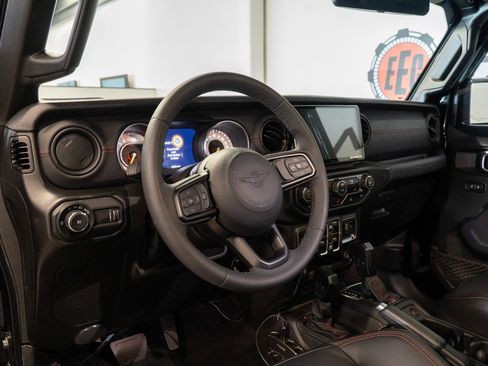 Used 2023 Jeep Wrangler Unlimited Sport AWD/4WD image 2