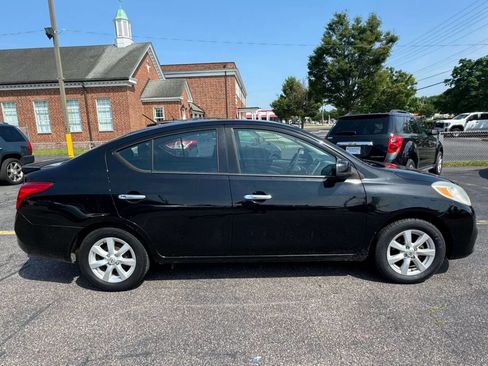 Used 2014 Nissan Versa SV w/ Convenience Package image 9